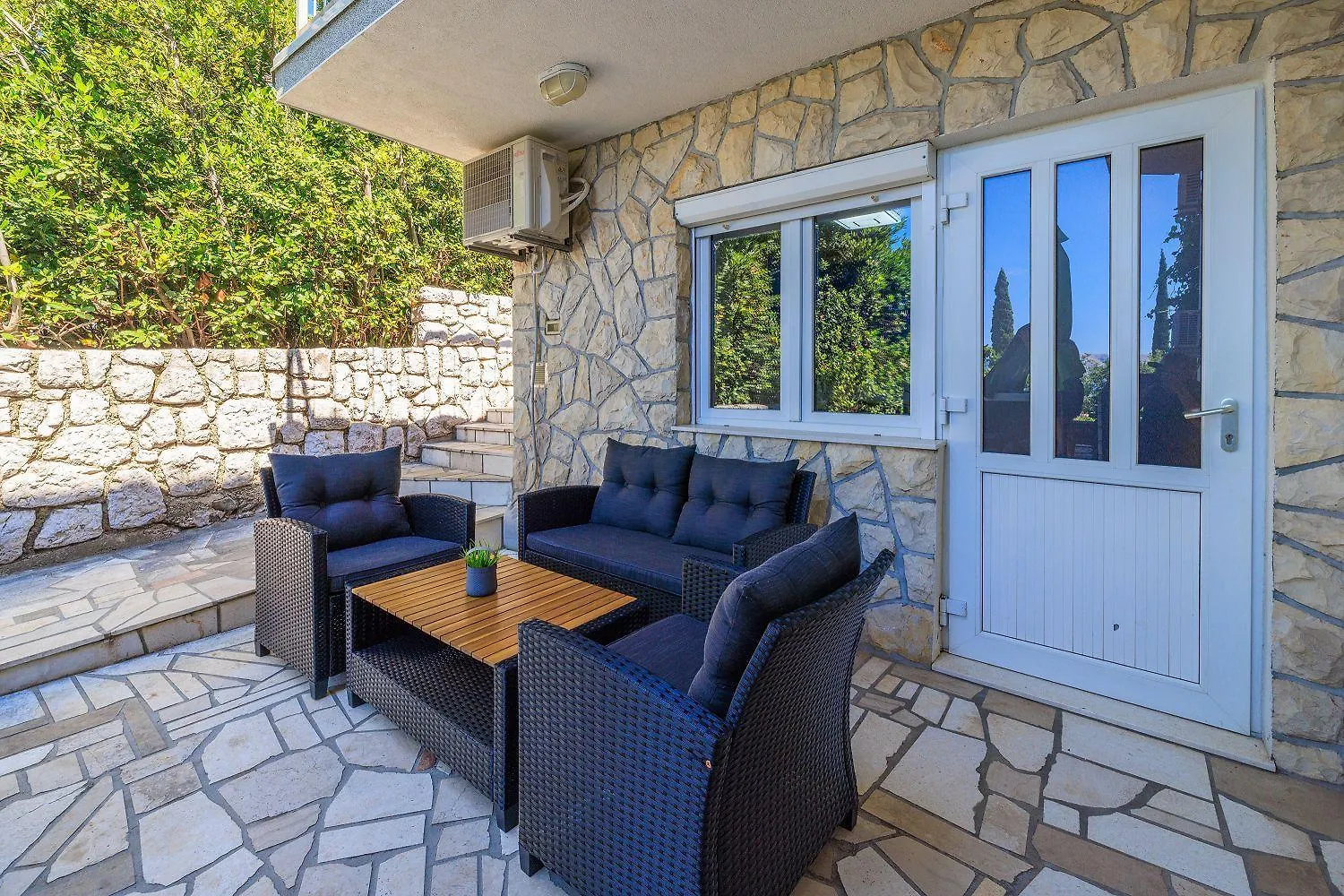 Idyllisches Apartment Nur 300 Meter Zum Strand Mit Meerblick, Whirlpool, Grill Novi Vinodolski