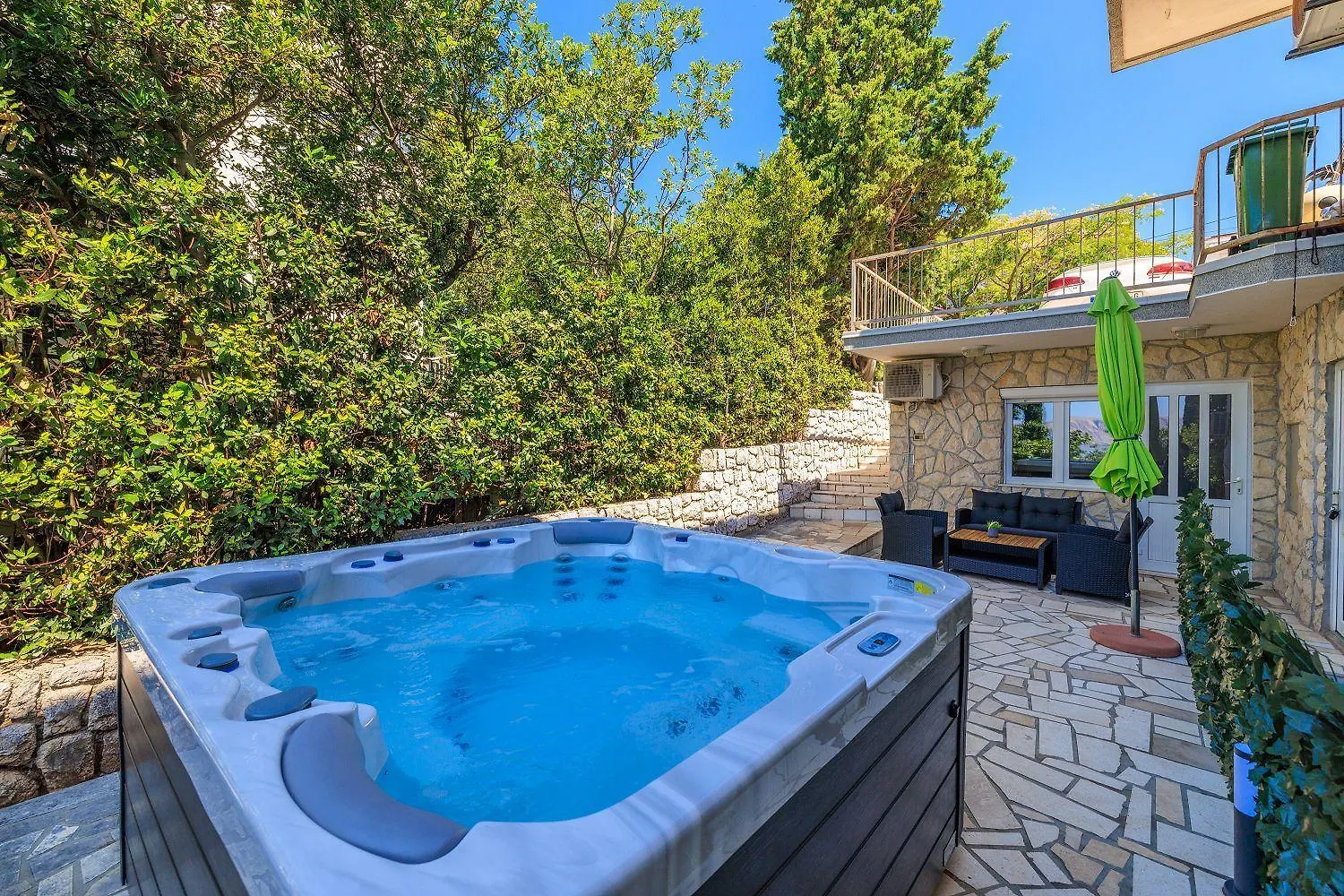 Idyllisches Apartment Nur 300 Meter Zum Strand Mit Meerblick, Whirlpool, Grill Novi Vinodolski Croatia